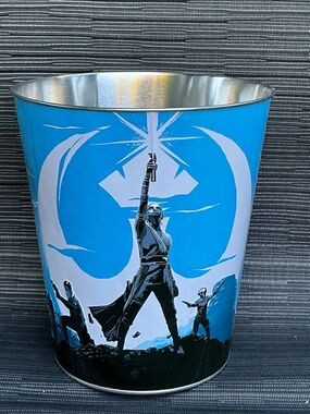 Star Wars Rise of Skywalker Metal Popcorn Bucket Rey Cineplex Tin 2019 Prop